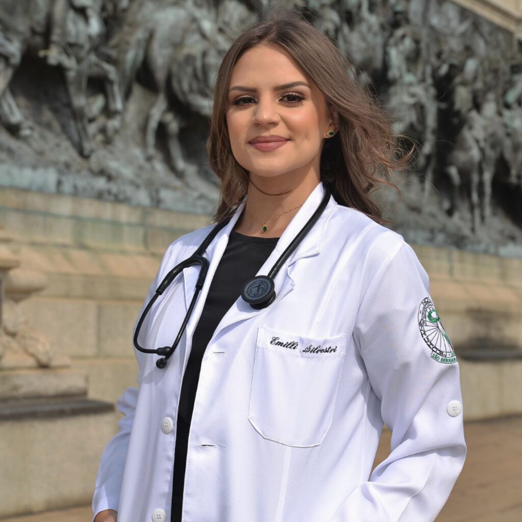 Emilli Freitas Silvestri